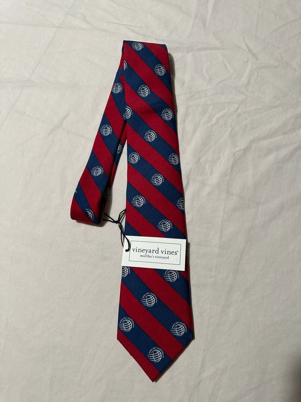 Vineyard Vines men’s tie World Golf Championships red blue stripe
Silk Tie rare